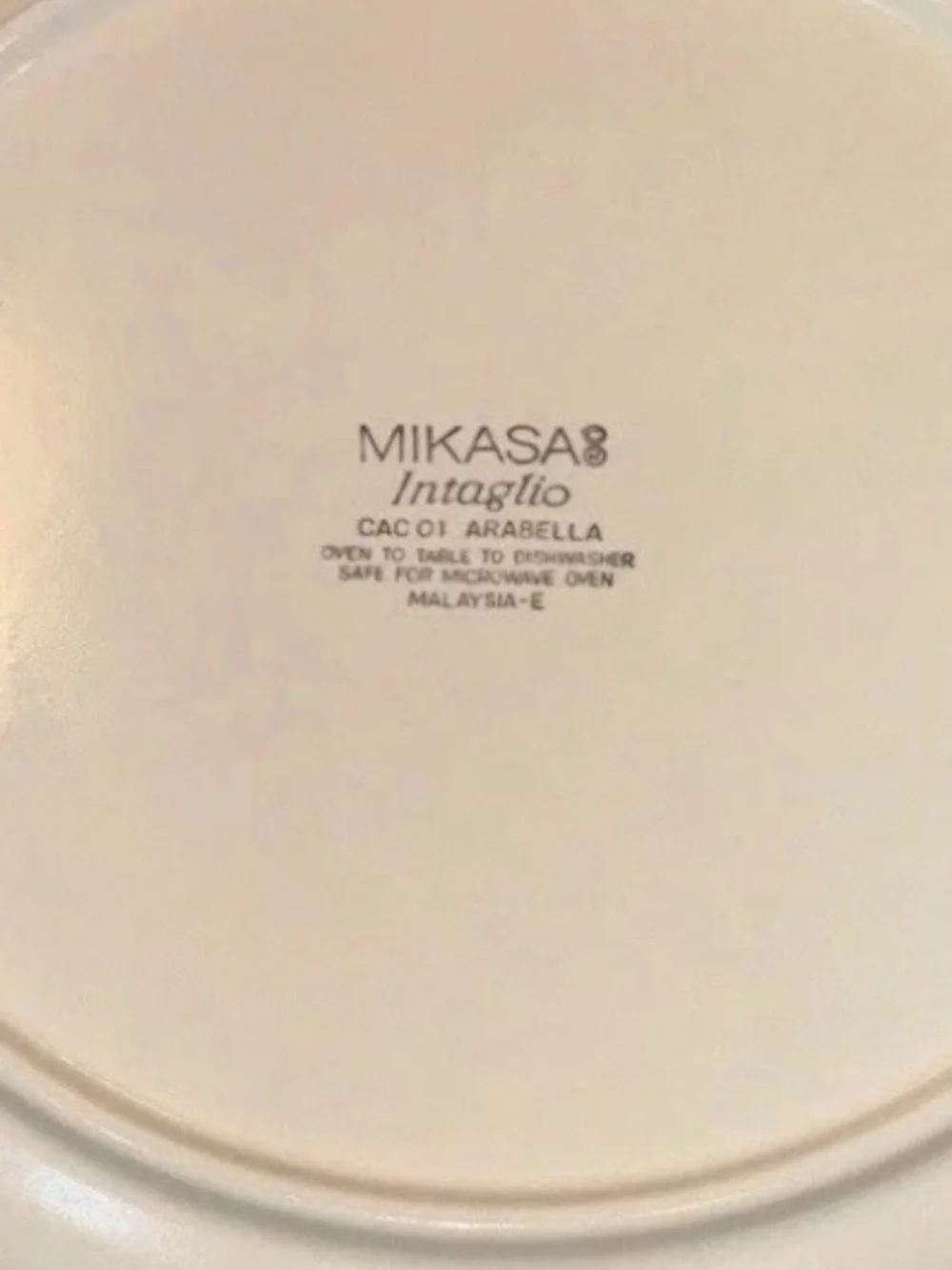 NWOB Mikasa Intaglio Arabella CAC 01 Chop Plate Serving Platter 12.75